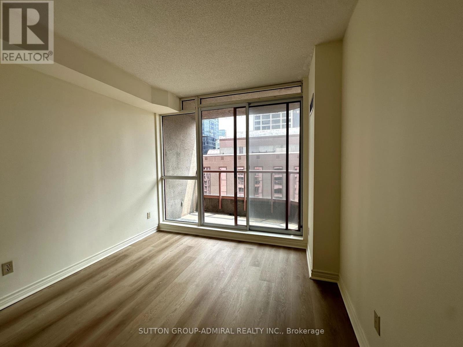 Photo 4 of 1602 736 Bay Street, Toronto ON