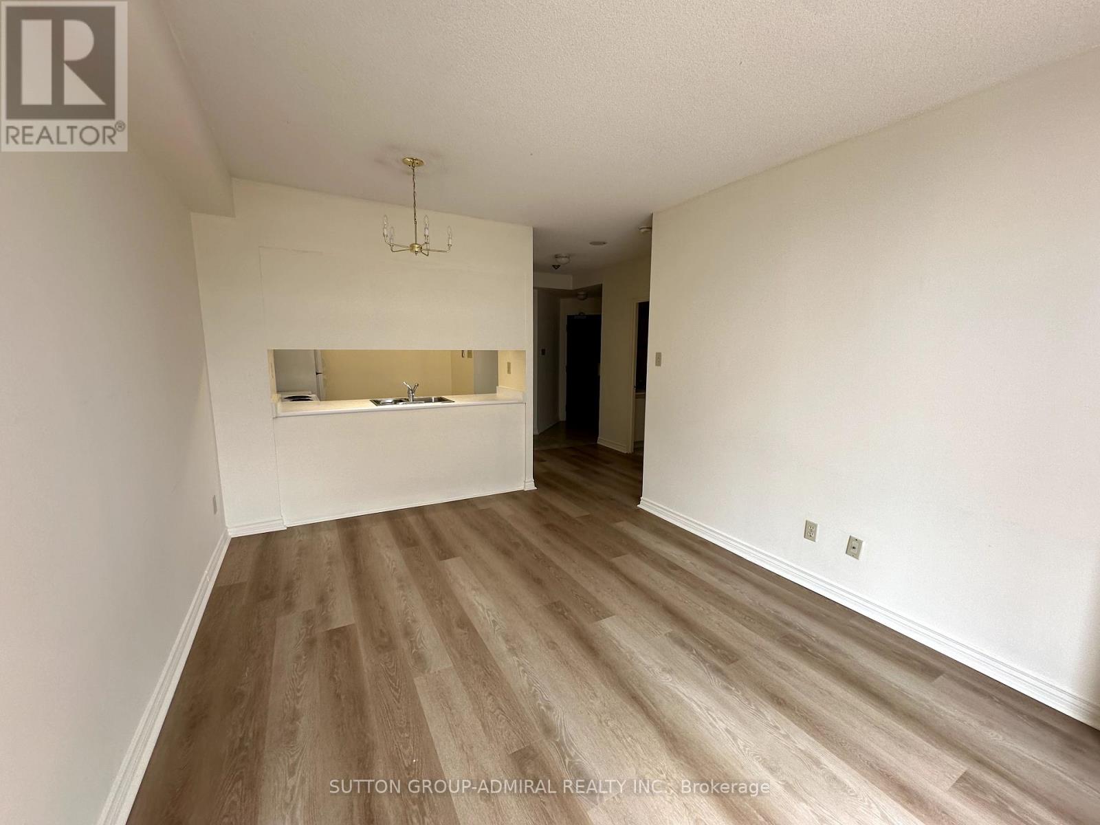Photo 5 of 1602 736 Bay Street, Toronto ON