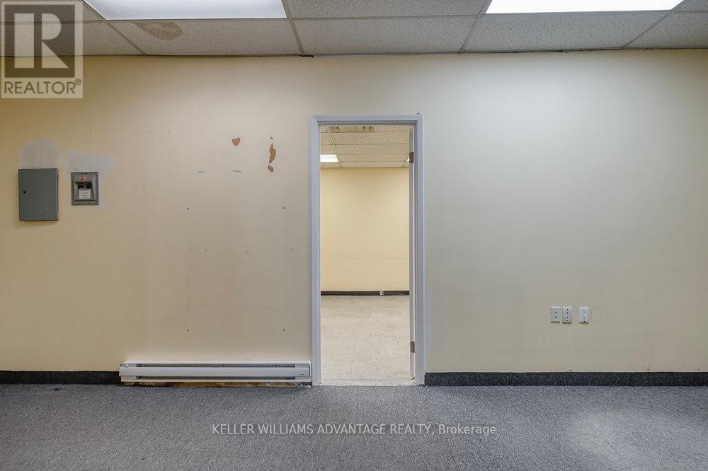 Photo 11 of 205 206 302 Spadina Avenue, Toronto ON