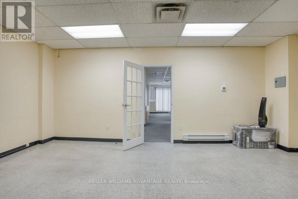 Photo 14 of 205 206 302 Spadina Avenue, Toronto ON