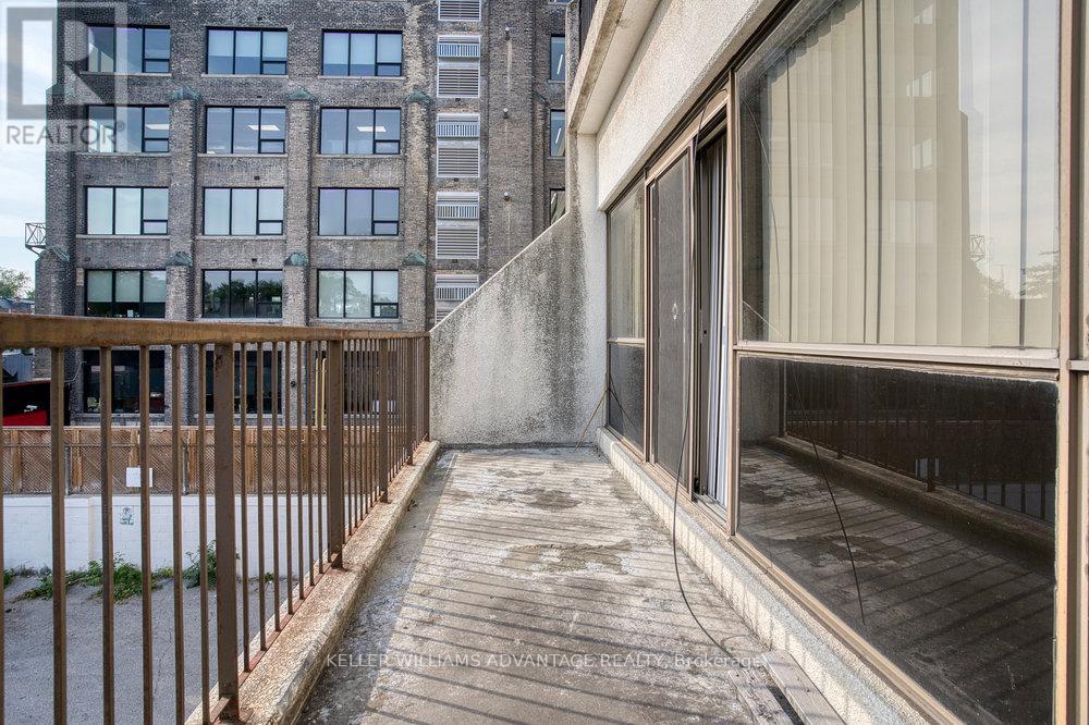Photo 20 of 205 206 302 Spadina Avenue, Toronto ON
