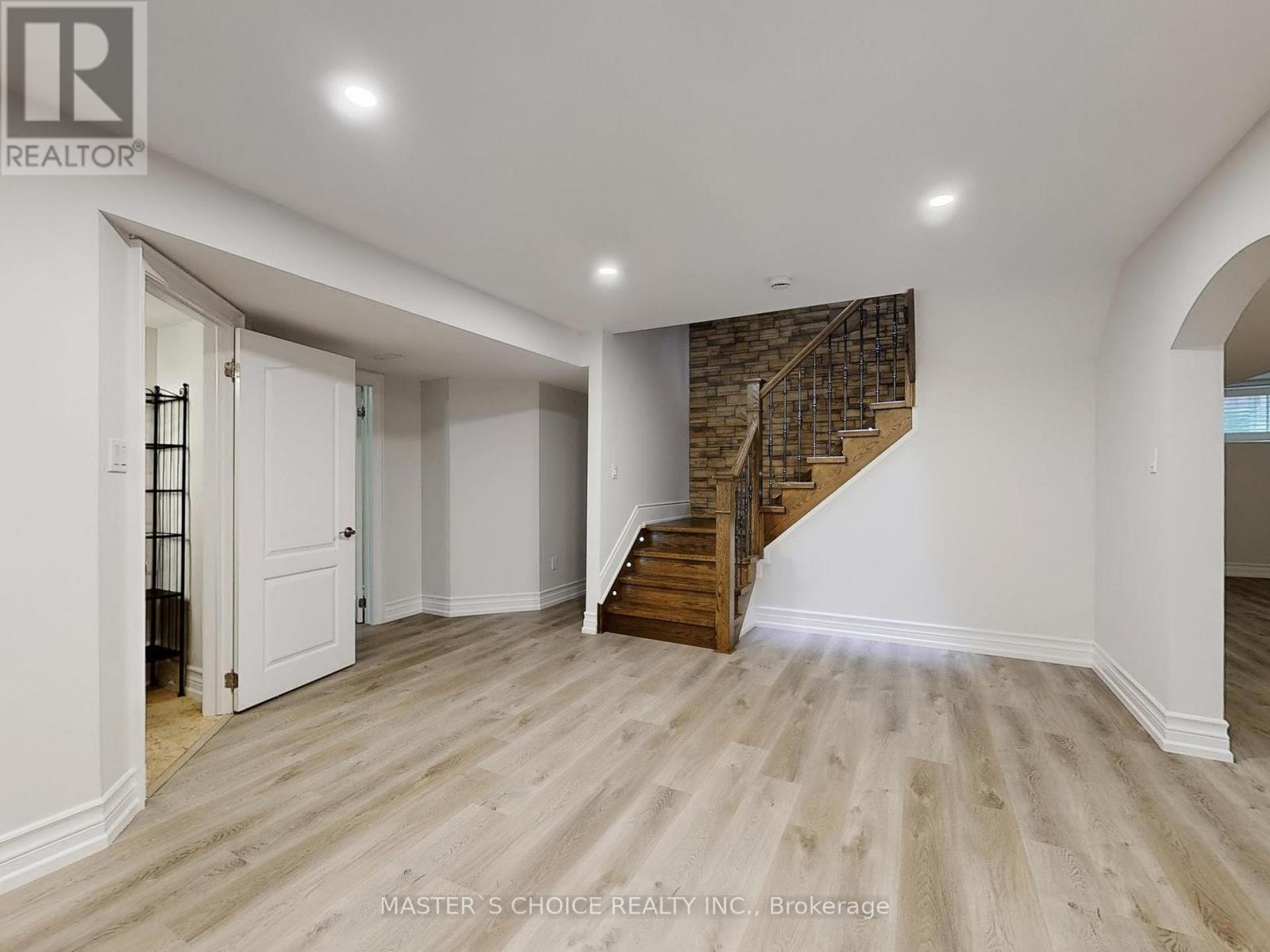 Photo 30 of 6 Terrace Avenue, Toronto ON