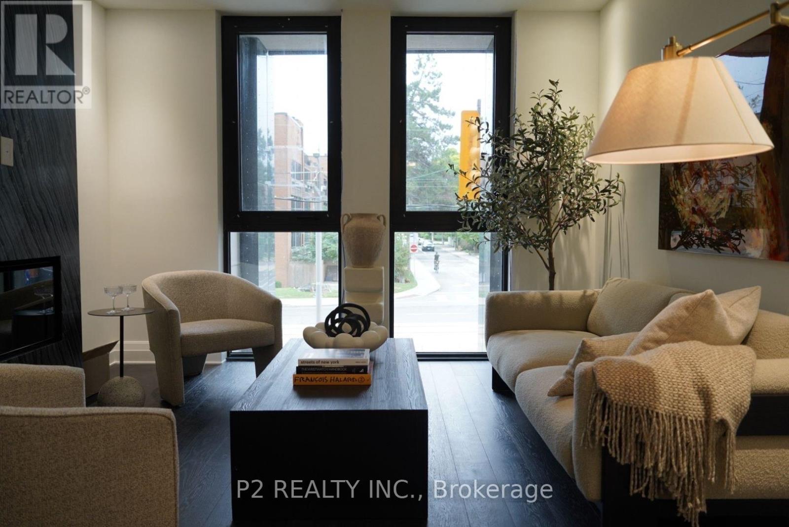 Photo 2 of 206 2 Forest Hill Road, Toronto ON