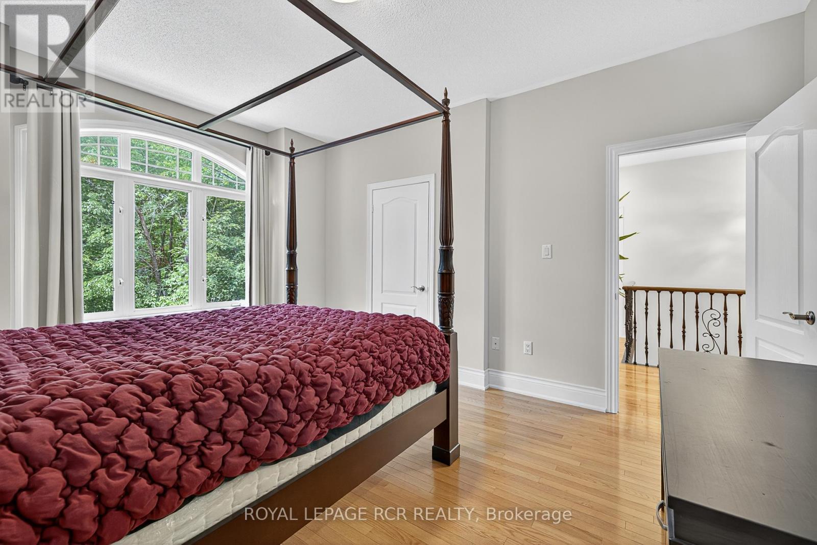 Photo 21 of 45 Lake Woods Drive, Whitchurchstouffville ON
