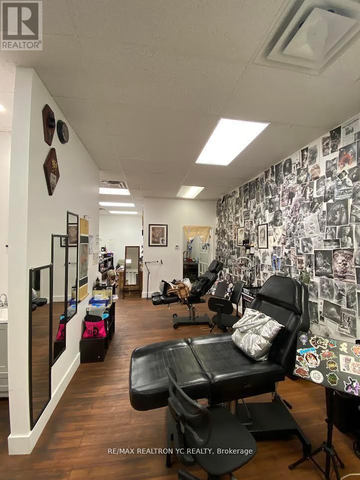 Photo 10 of 215 398 Steeles Avenue W, Vaughan ON