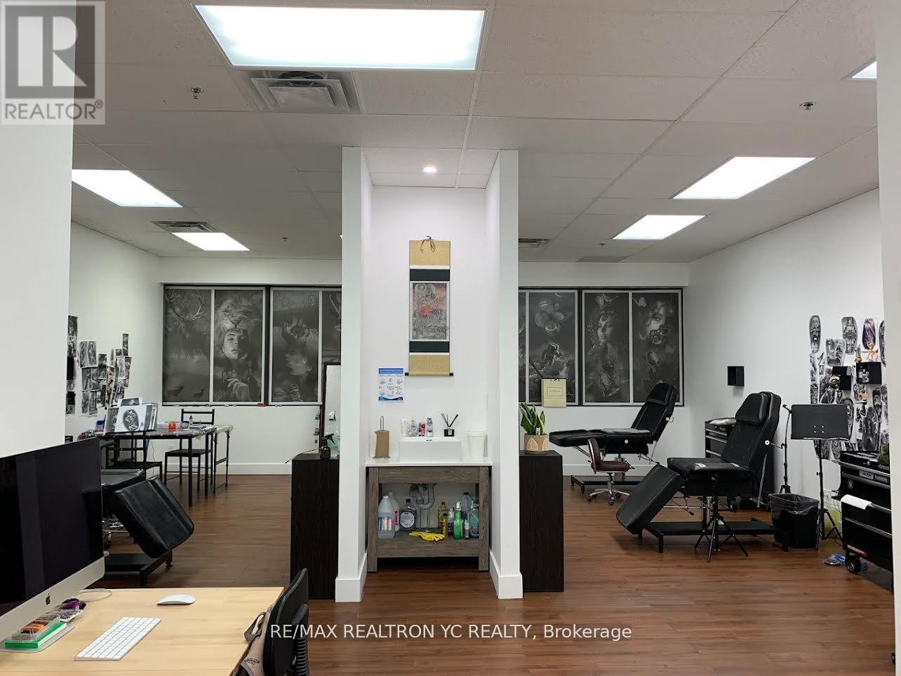 Photo 13 of 215 398 Steeles Avenue W, Vaughan ON
