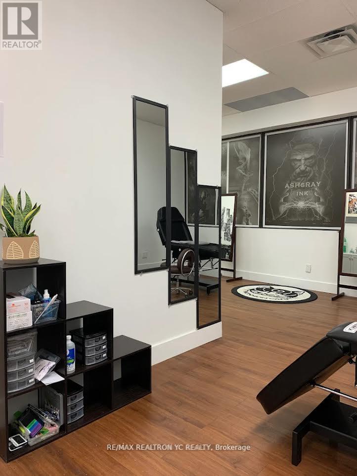 Photo 14 of 215 398 Steeles Avenue W, Vaughan ON