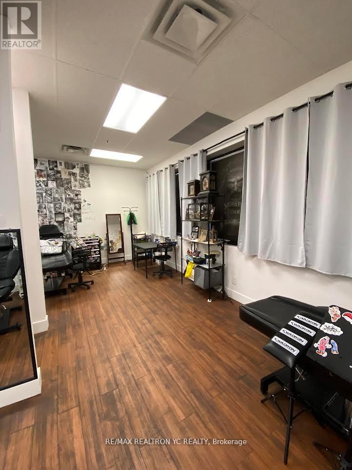 Photo 2 of 215 398 Steeles Avenue W, Vaughan ON