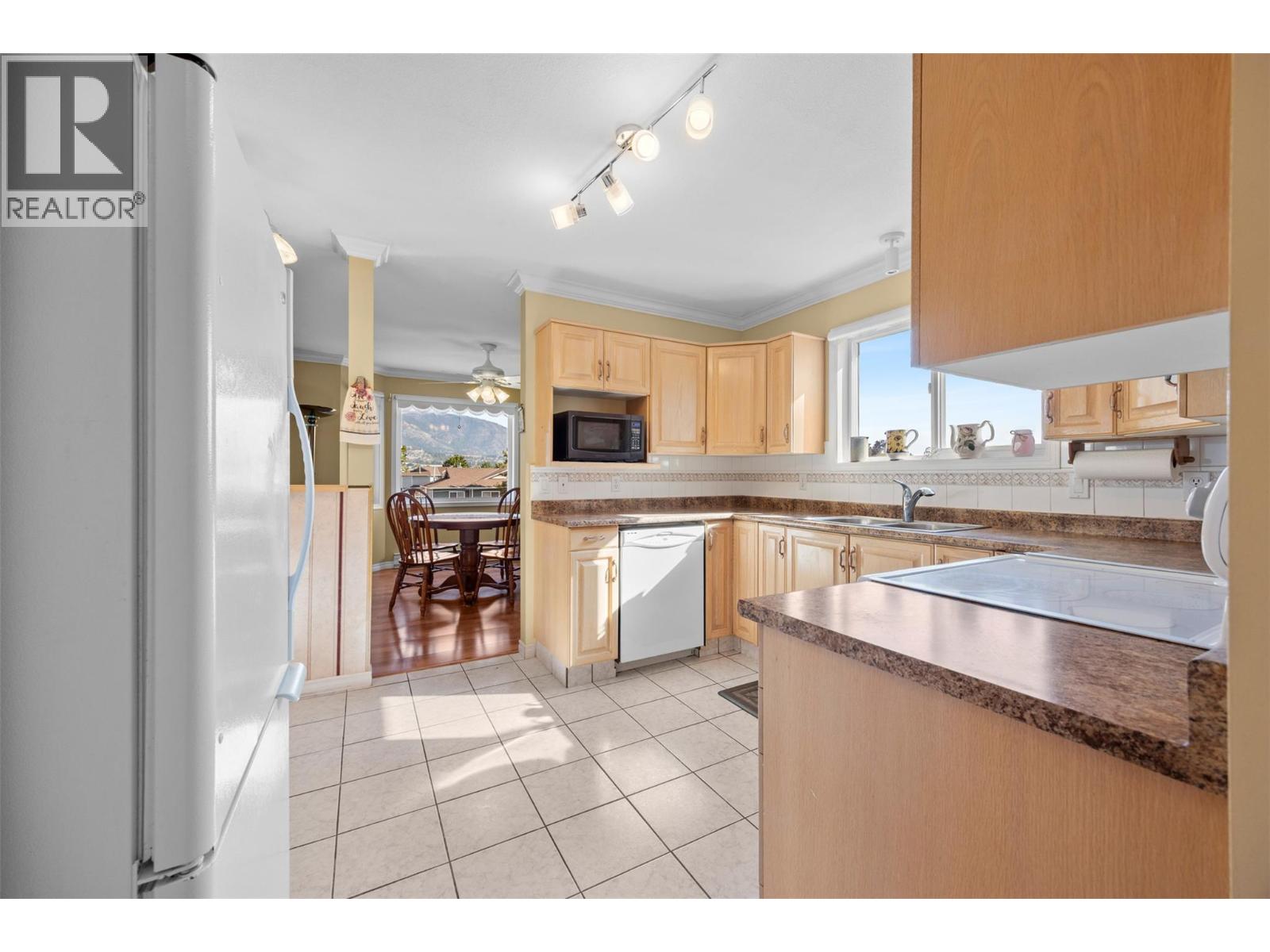3854 Brown Road Unit# 301, West Kelowna