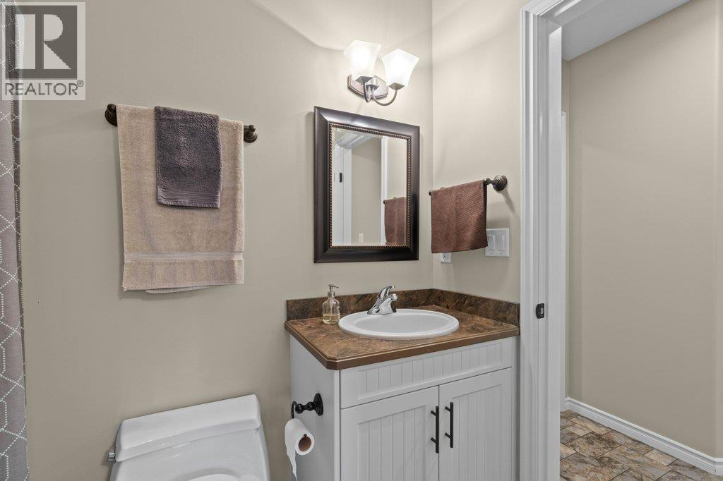 Photo 50 of 1581 20 Street Ne Unit 8, Salmon Arm BC