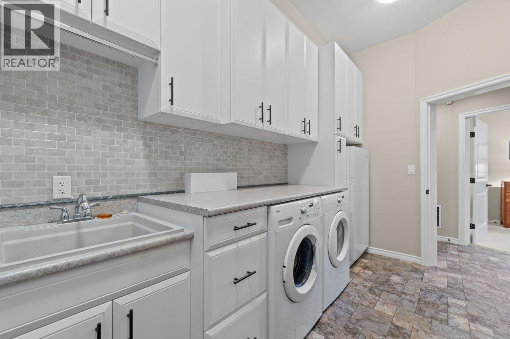 Photo 51 of 1581 20 Street Ne Unit 8, Salmon Arm BC