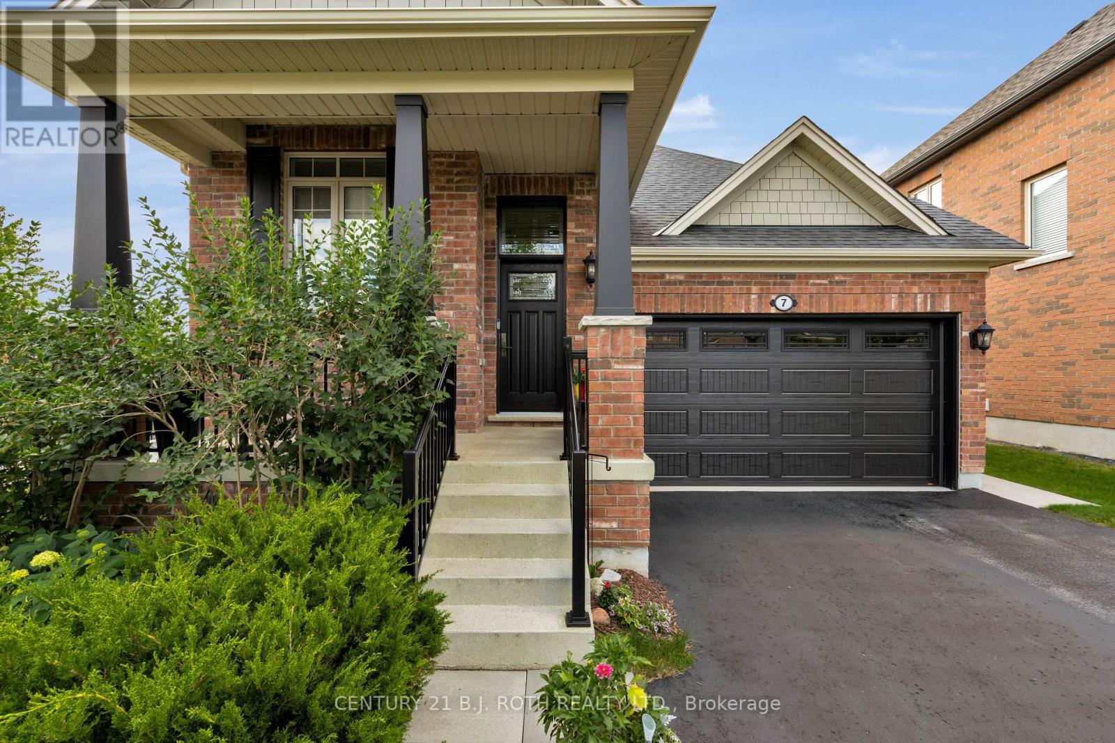 Photo 3 of 7 Cameron Street, Springwater ON