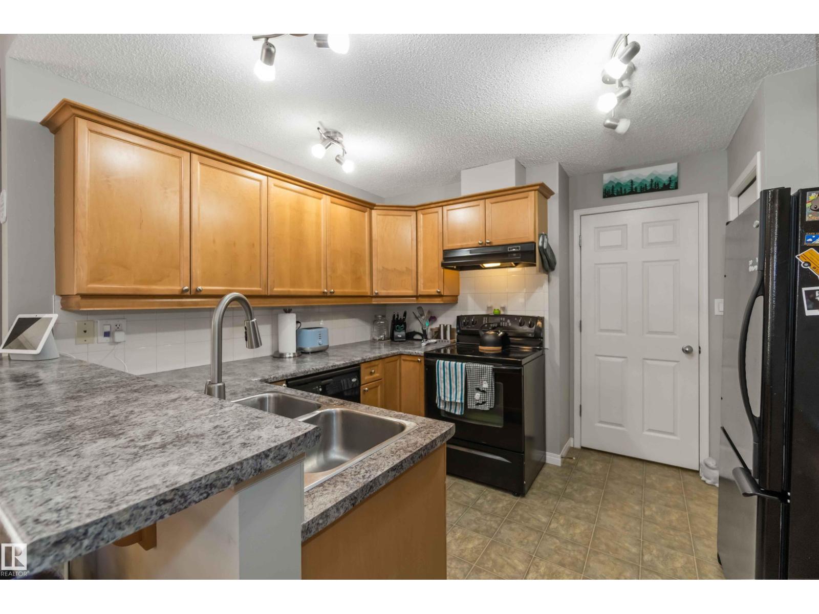Photo 15 of 8 A 79 Bellerose Dr, St Albert AB