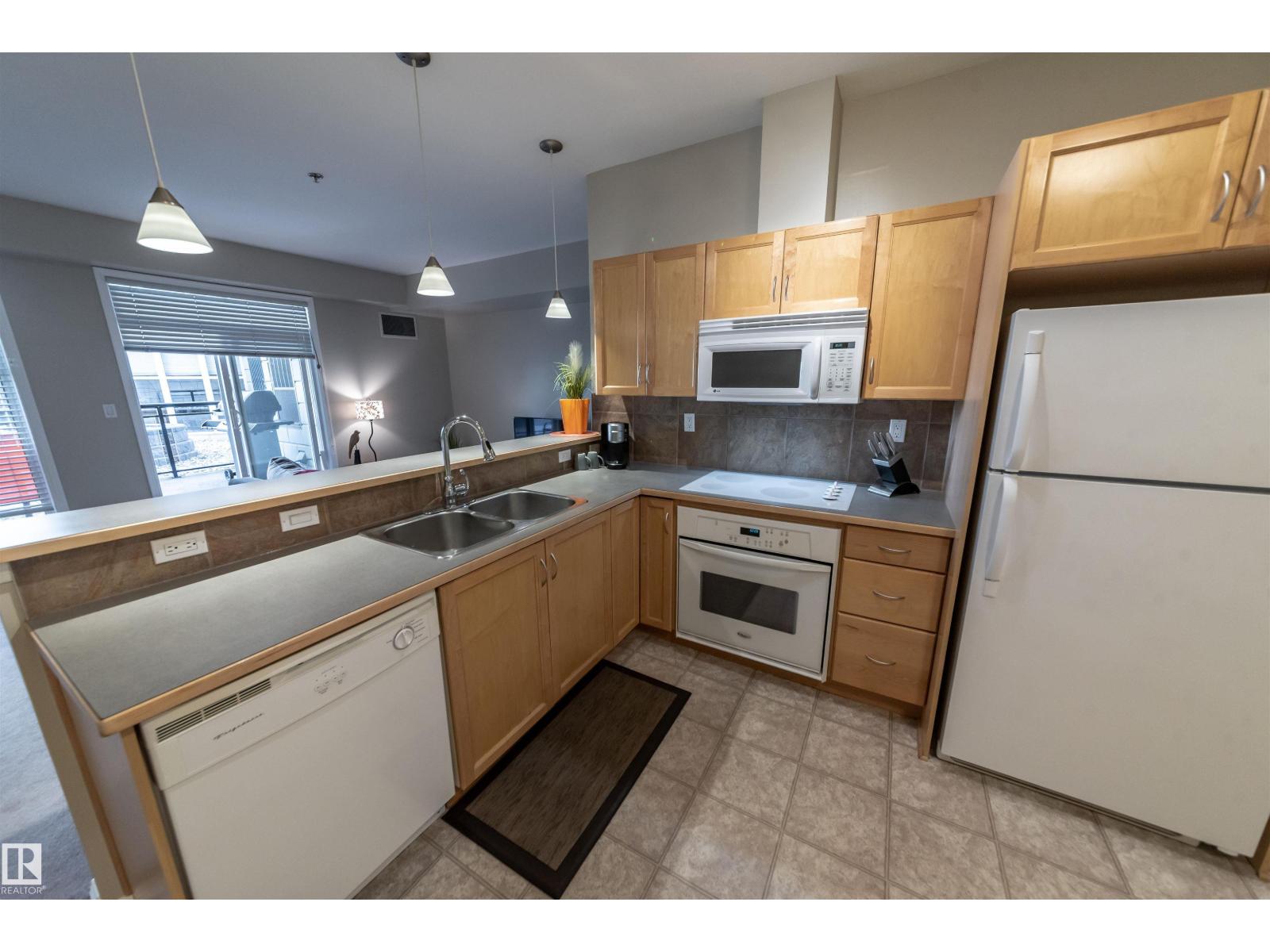 Photo 4 of 150 4827 104 A St Nw, Edmonton AB