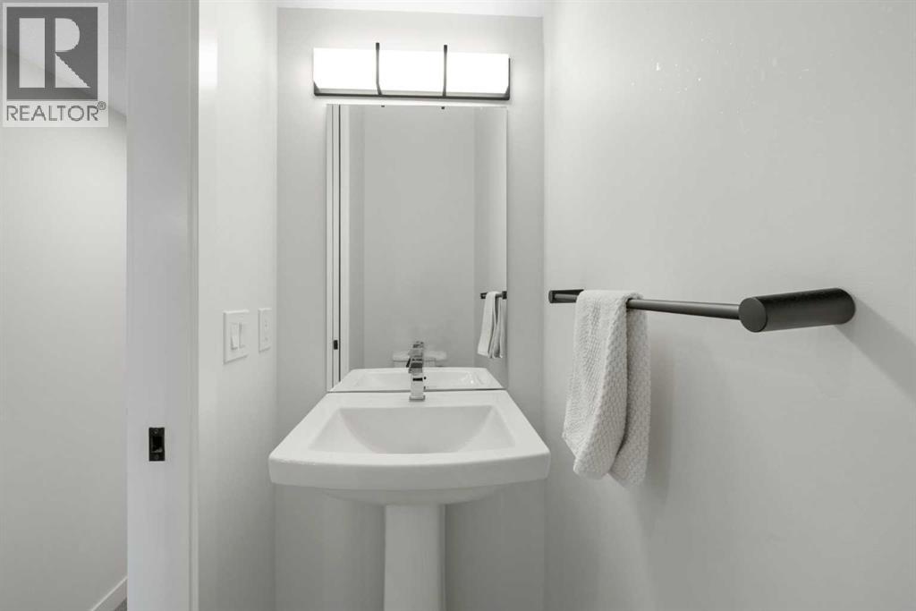 Photo 16 of 3003 26 A Street Sw, Calgary AB