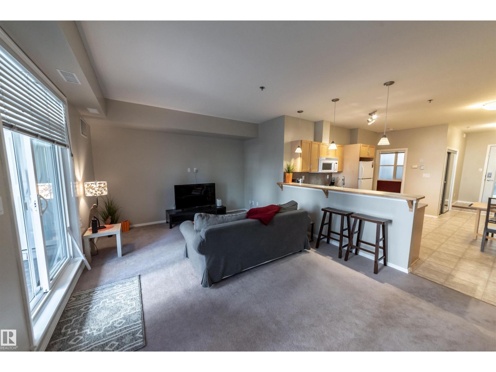 Photo 8 of 150 4827 104 A St Nw, Edmonton AB