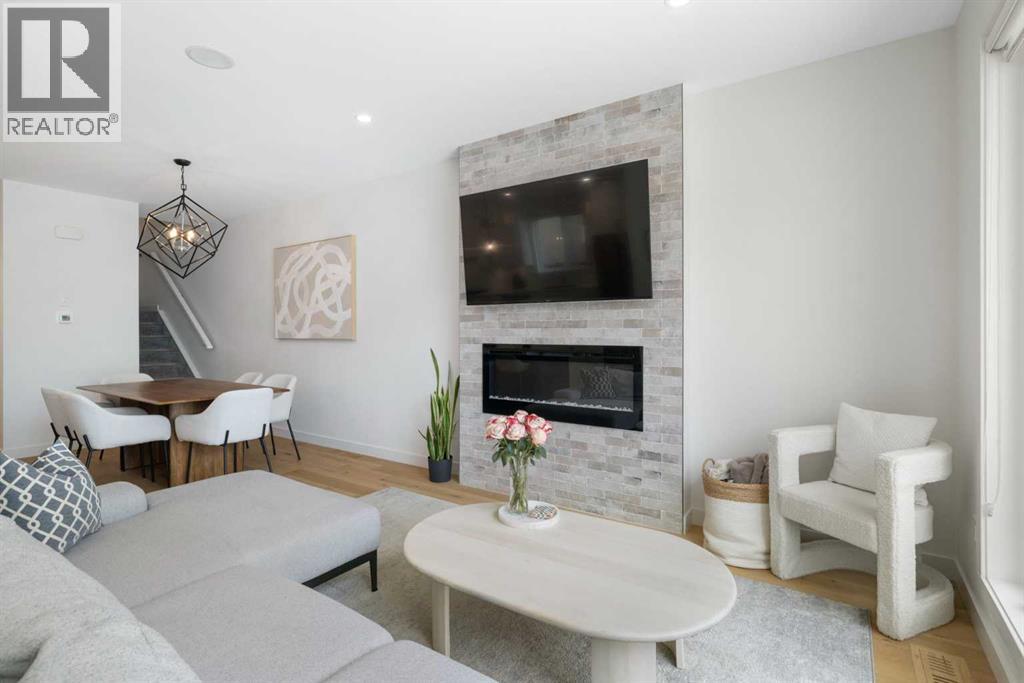 Photo 4 of 3003 26 A Street Sw, Calgary AB