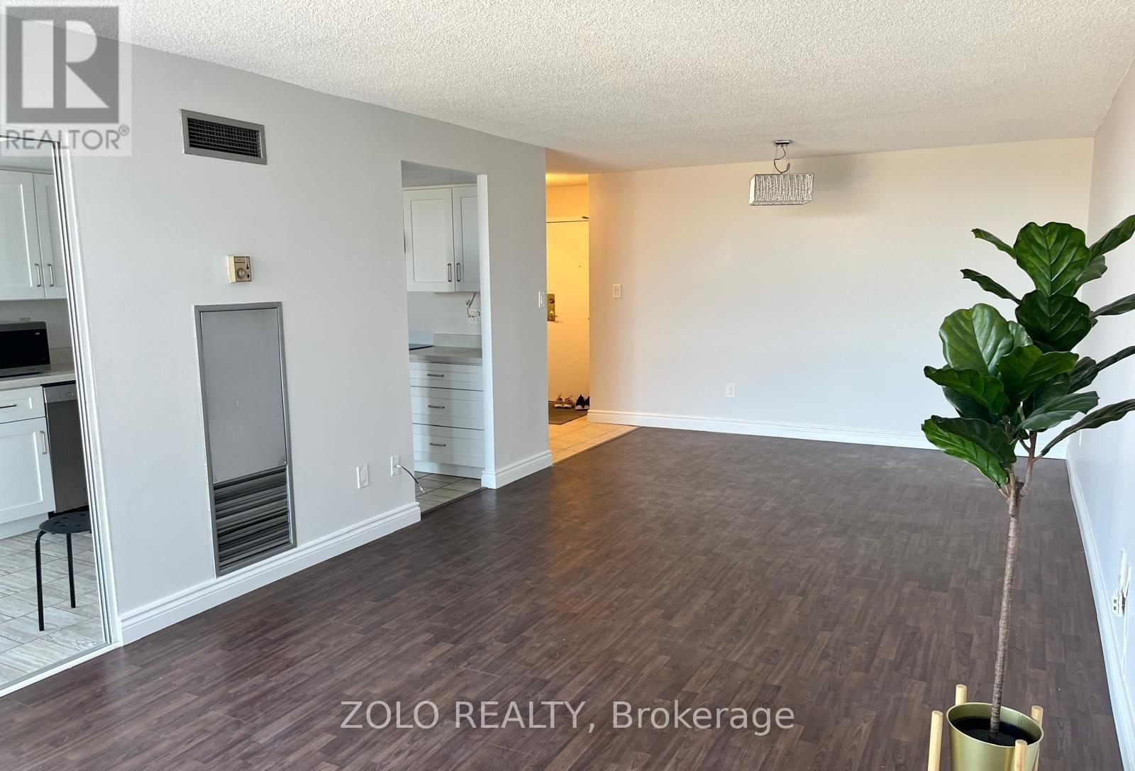 Photo 11 of 1707 10 Markbrook Lane, Toronto ON