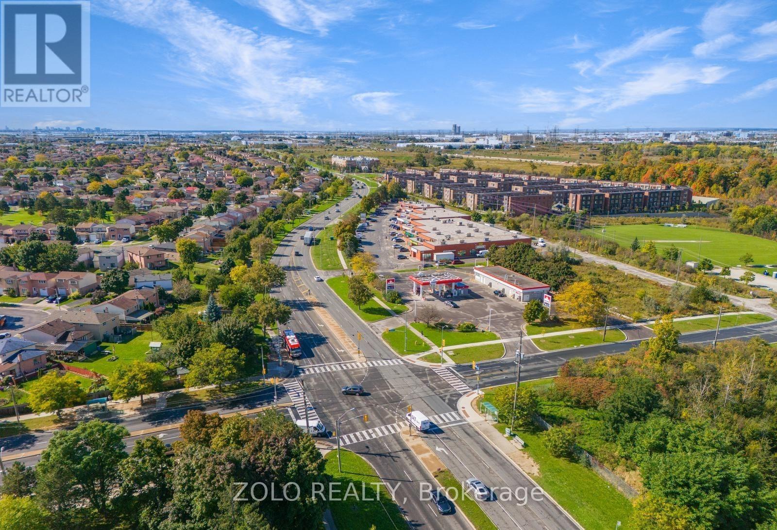 Photo 4 of 1707 10 Markbrook Lane, Toronto ON