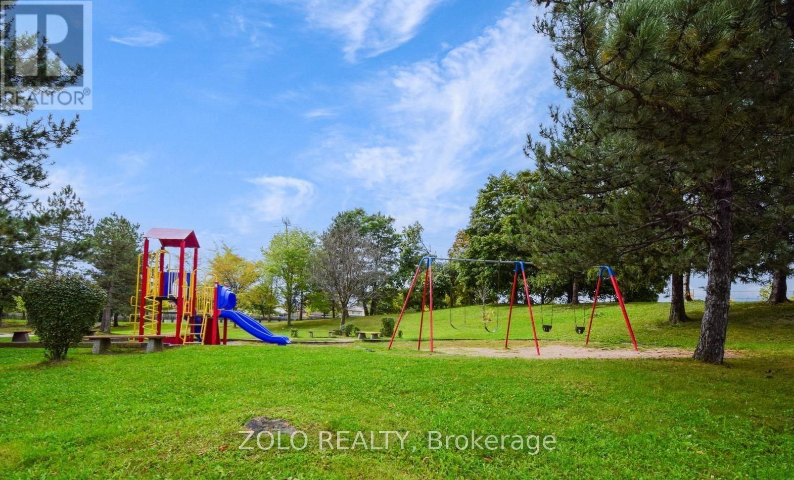 Photo 5 of 1707 10 Markbrook Lane, Toronto ON