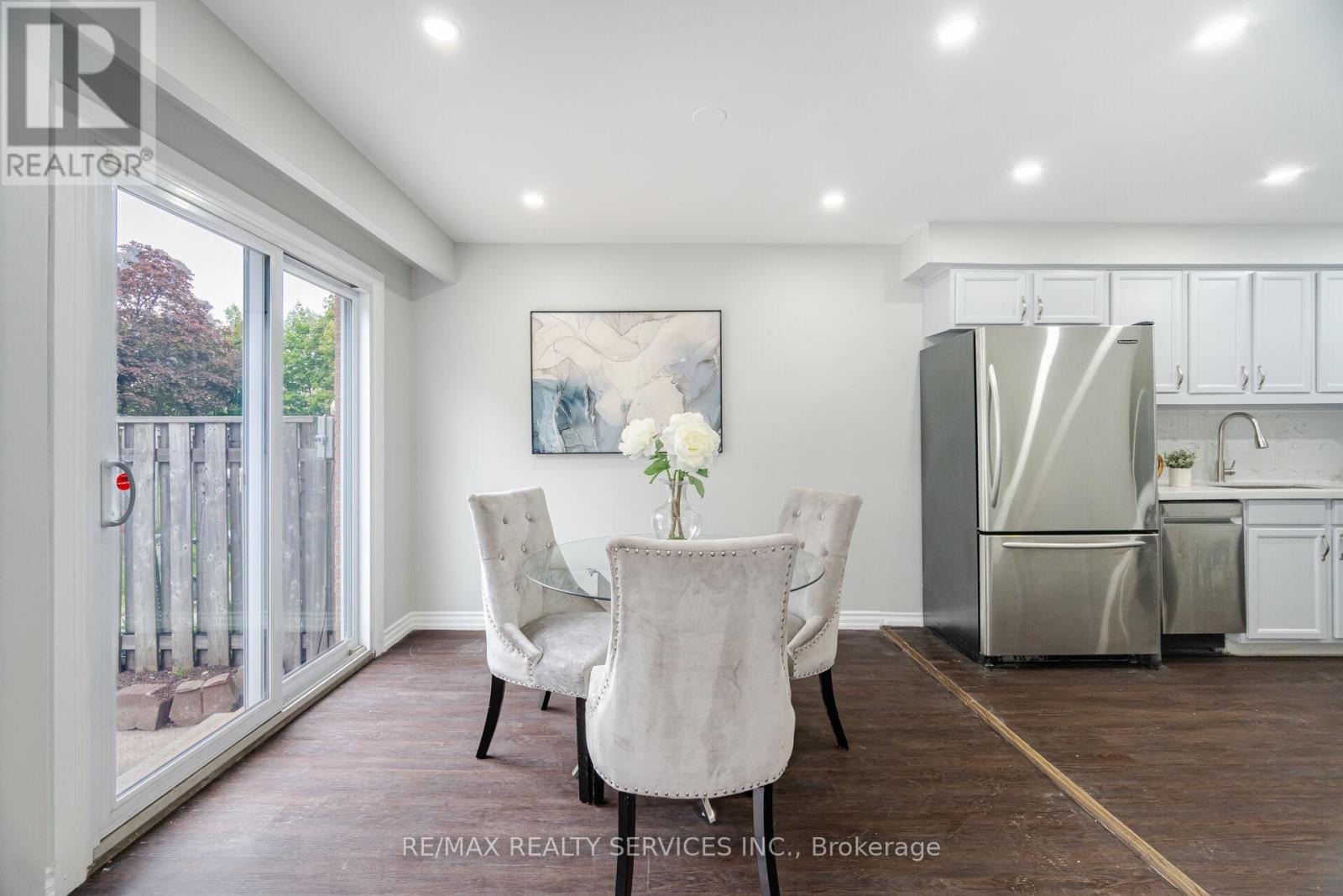 Photo 14 of 65 3525 Brandon Gate Drive, Mississauga ON