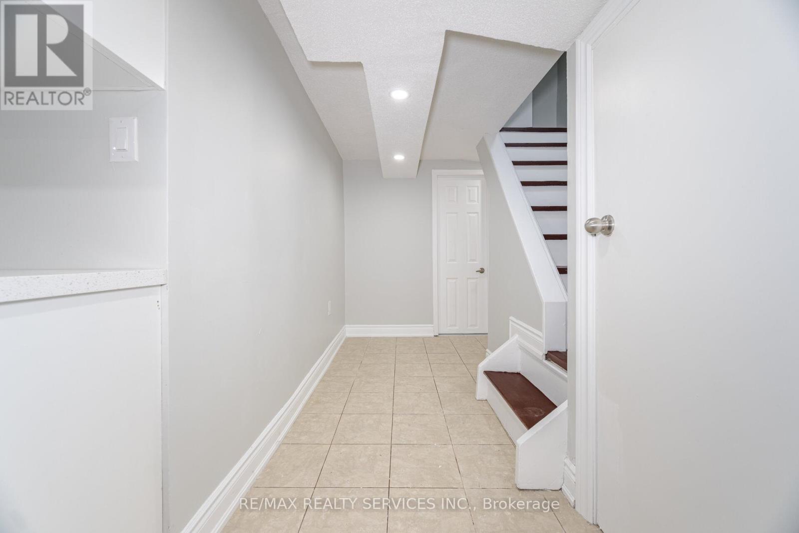 Photo 36 of 65 3525 Brandon Gate Drive, Mississauga ON