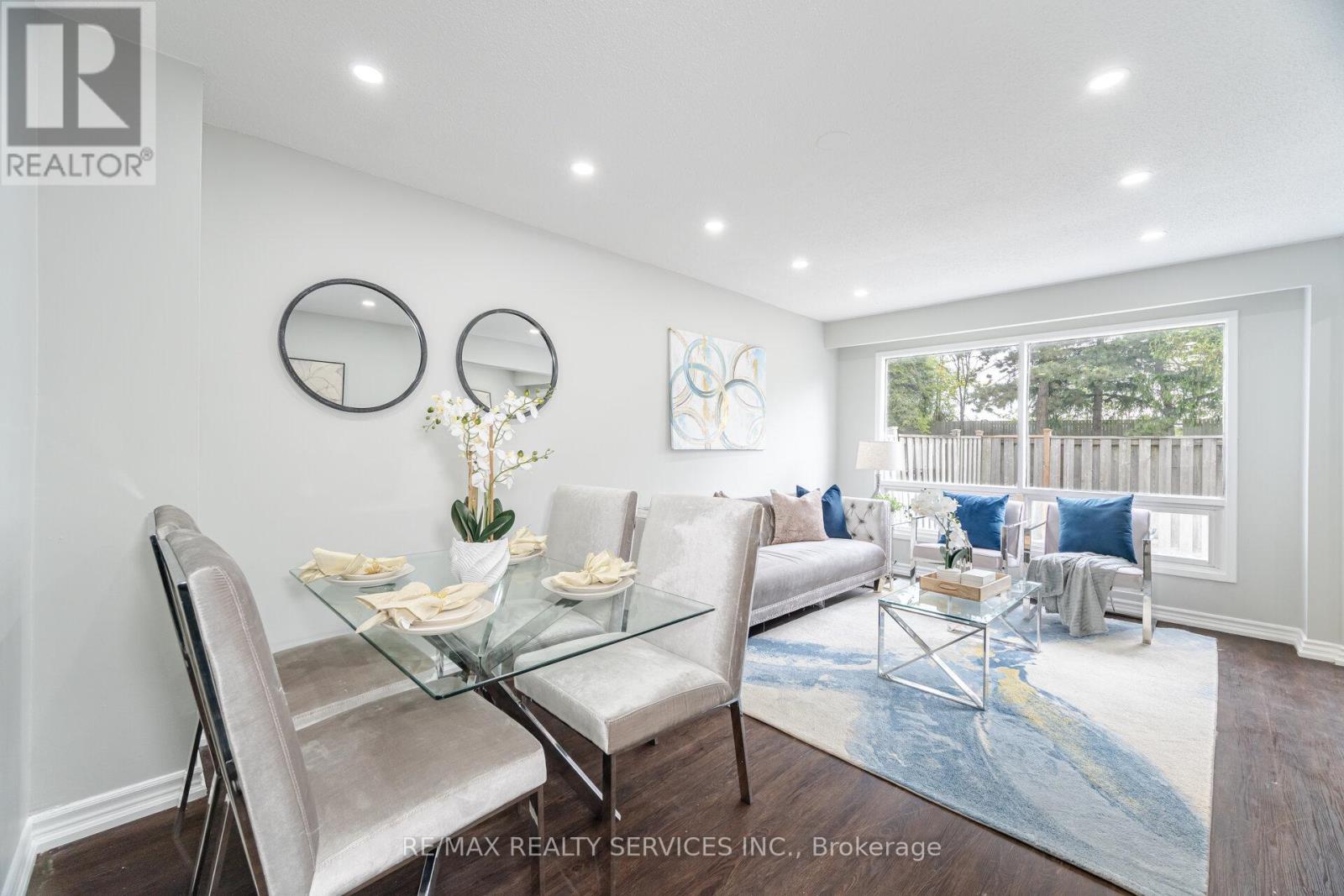 Photo 8 of 65 3525 Brandon Gate Drive, Mississauga ON