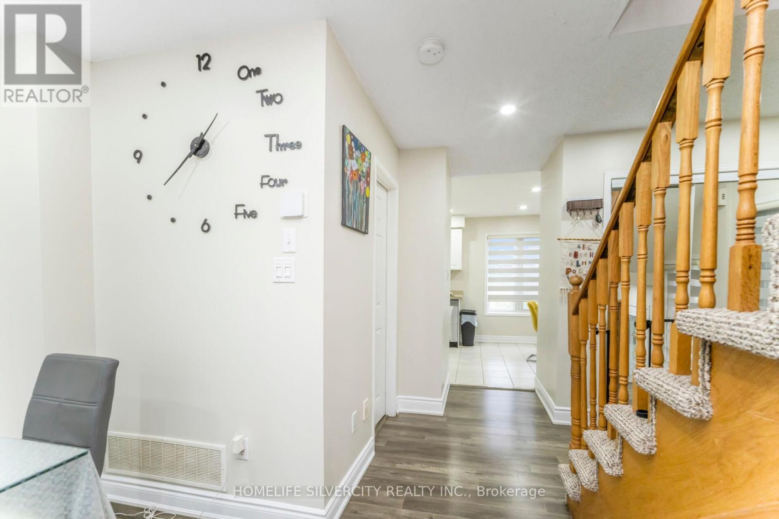 Photo 17 of 91 Bernard Avenue, Brampton ON