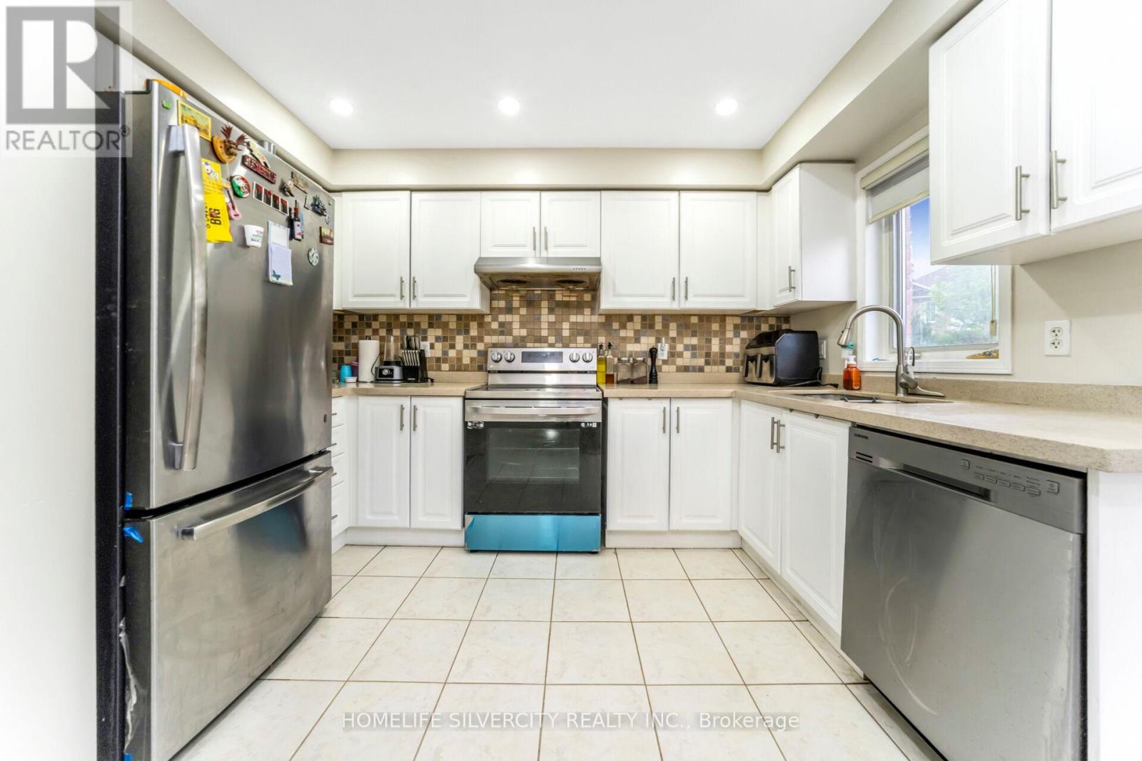 Photo 21 of 91 Bernard Avenue, Brampton ON