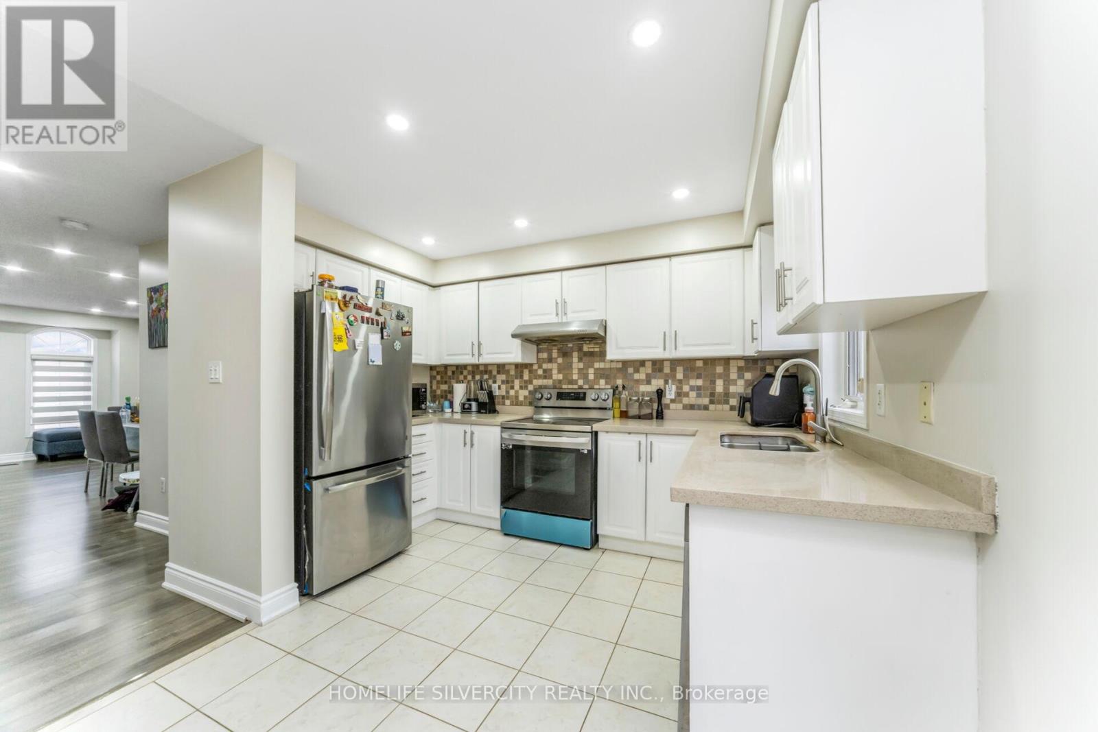 Photo 22 of 91 Bernard Avenue, Brampton ON