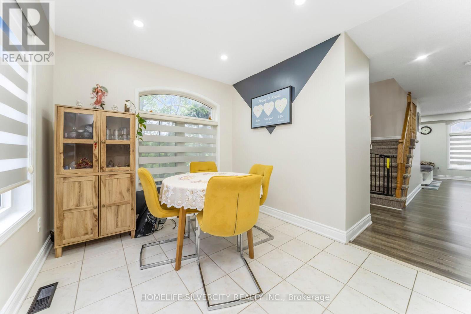 Photo 25 of 91 Bernard Avenue, Brampton ON