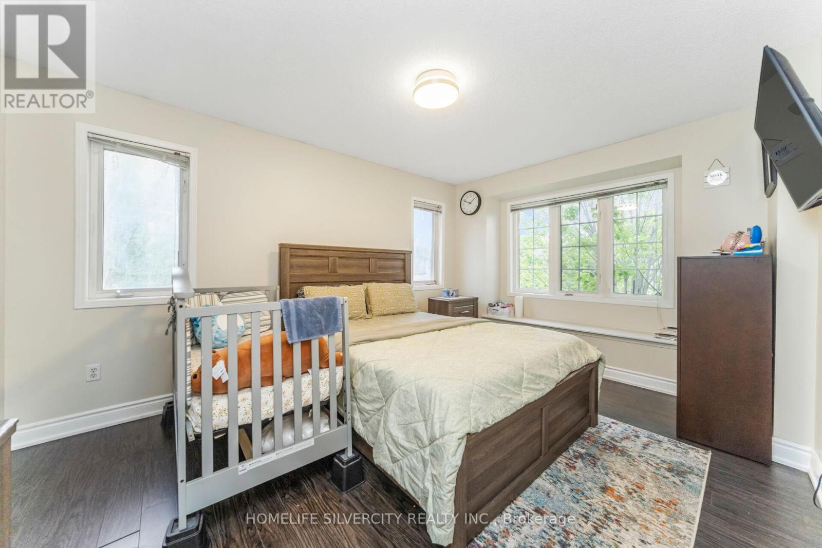 Photo 30 of 91 Bernard Avenue, Brampton ON