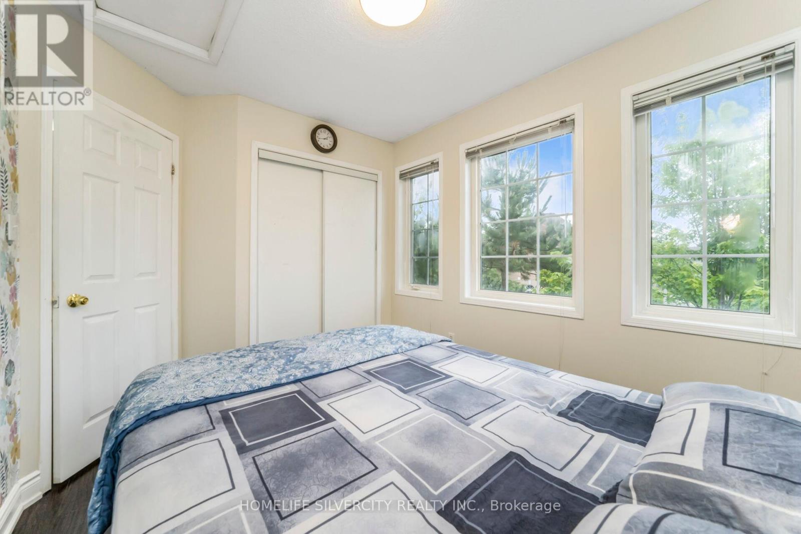 Photo 38 of 91 Bernard Avenue, Brampton ON