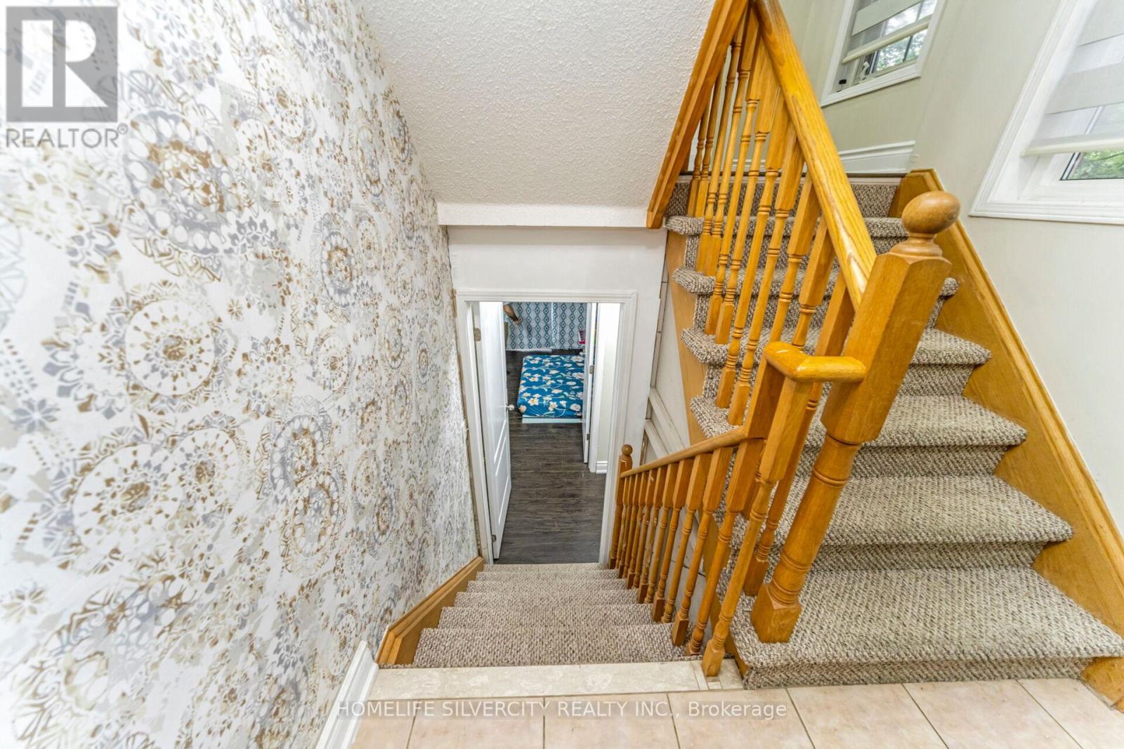 Photo 39 of 91 Bernard Avenue, Brampton ON