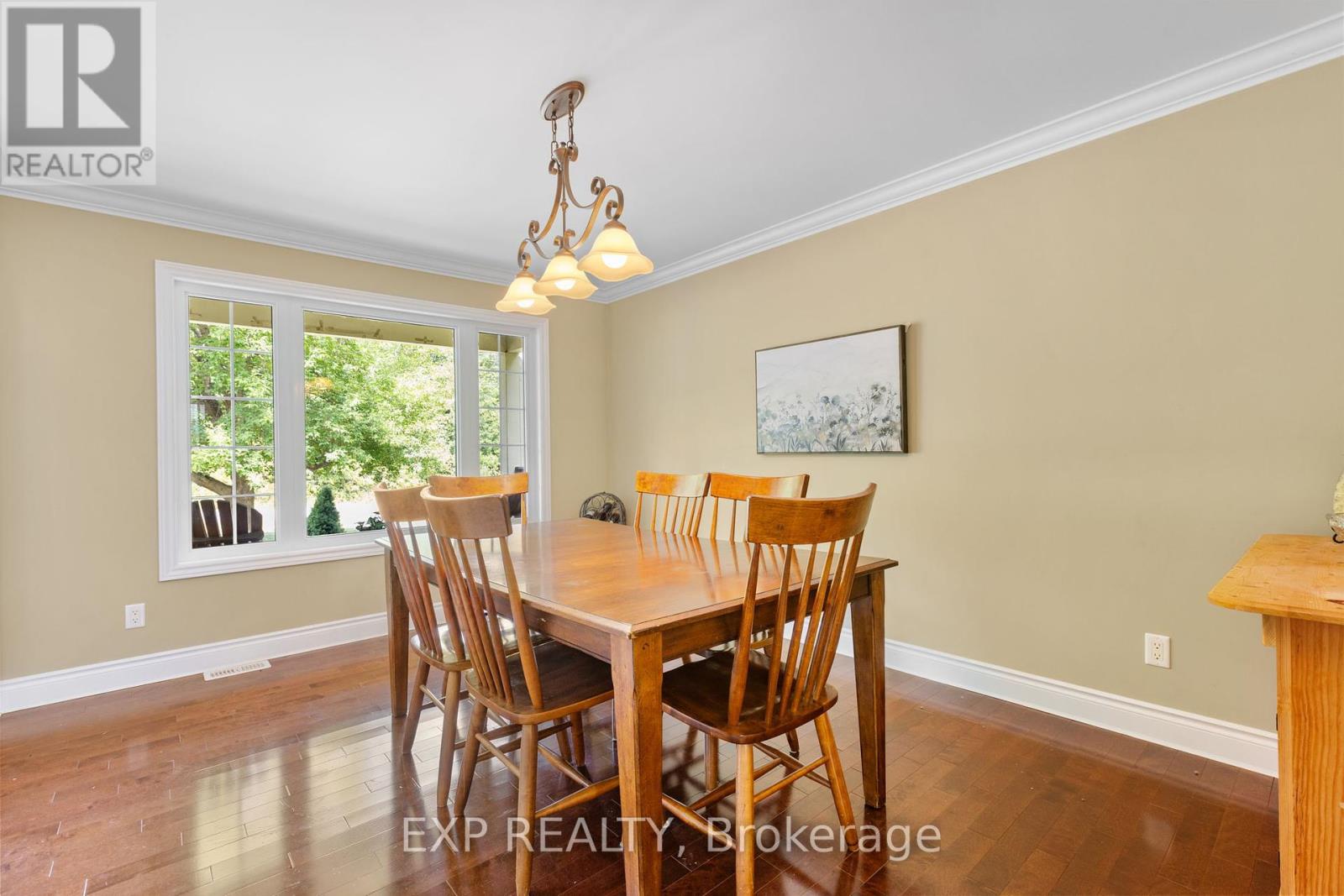 Photo 11 of 8325 Albert Bouwers Circle, Ottawa ON