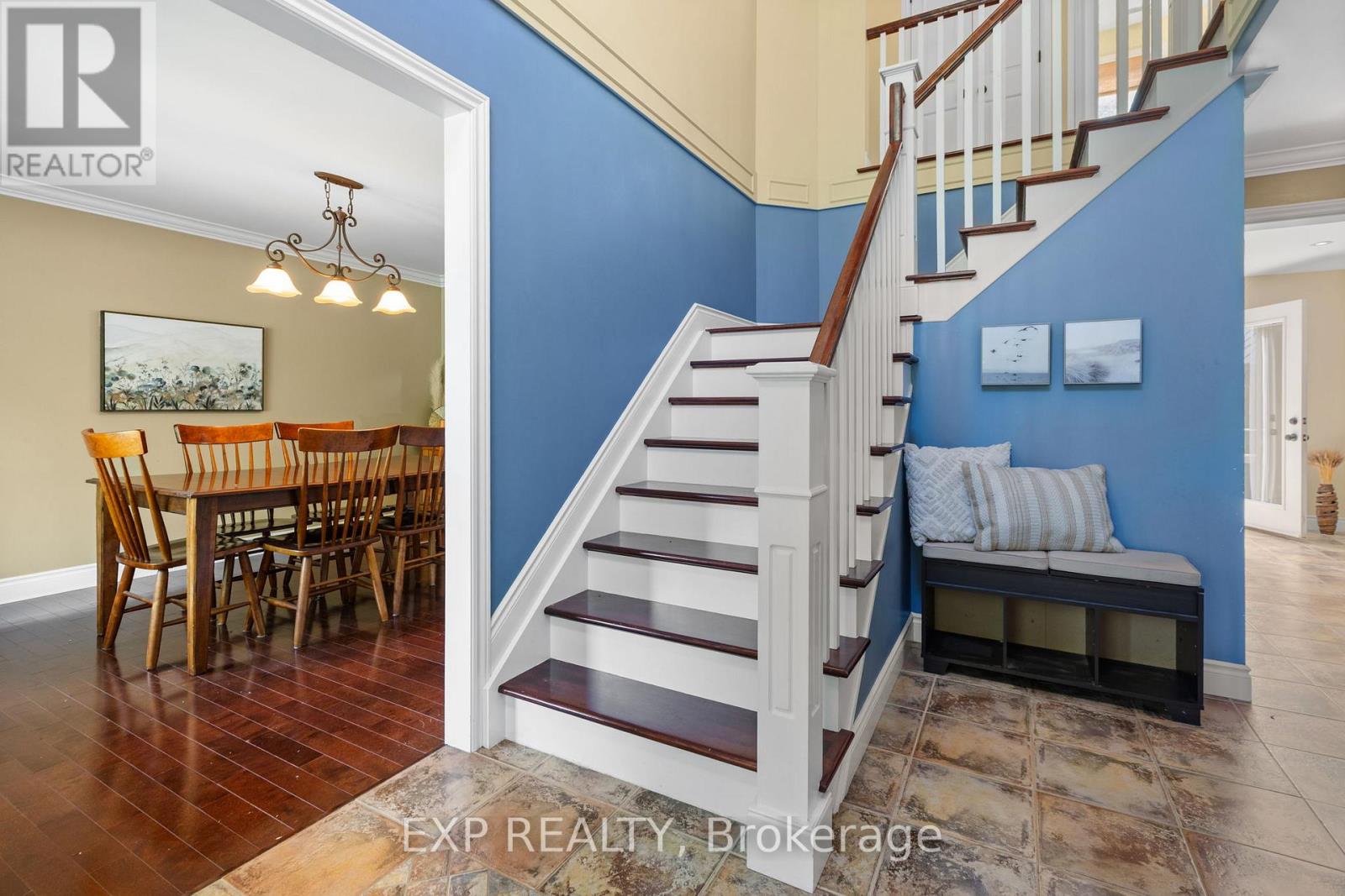 Photo 12 of 8325 Albert Bouwers Circle, Ottawa ON