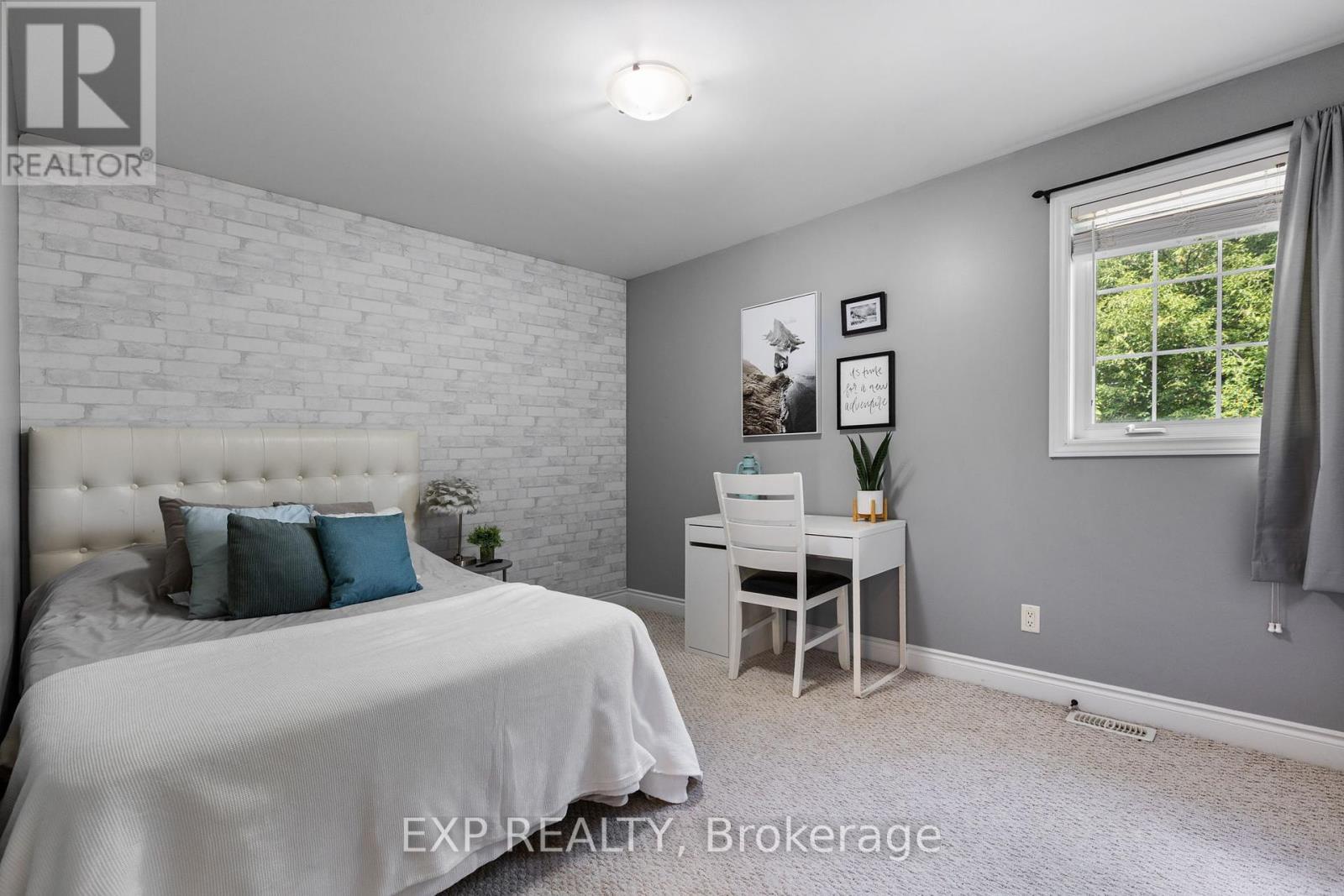 Photo 17 of 8325 Albert Bouwers Circle, Ottawa ON