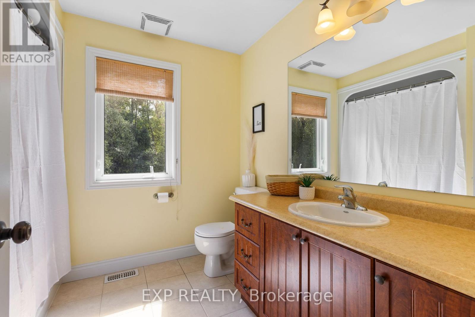 Photo 22 of 8325 Albert Bouwers Circle, Ottawa ON