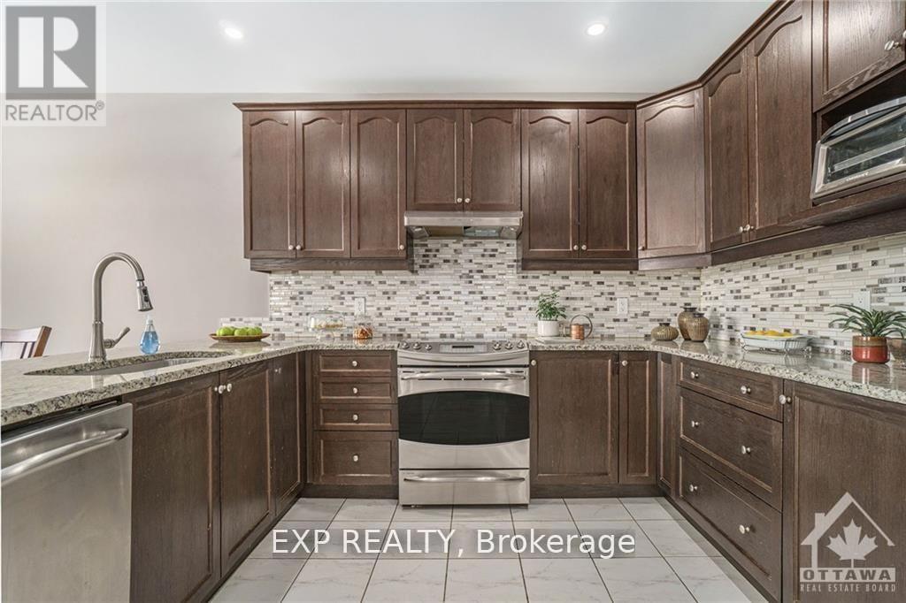 Photo 5 of 103 Coriolis Court, Ottawa ON