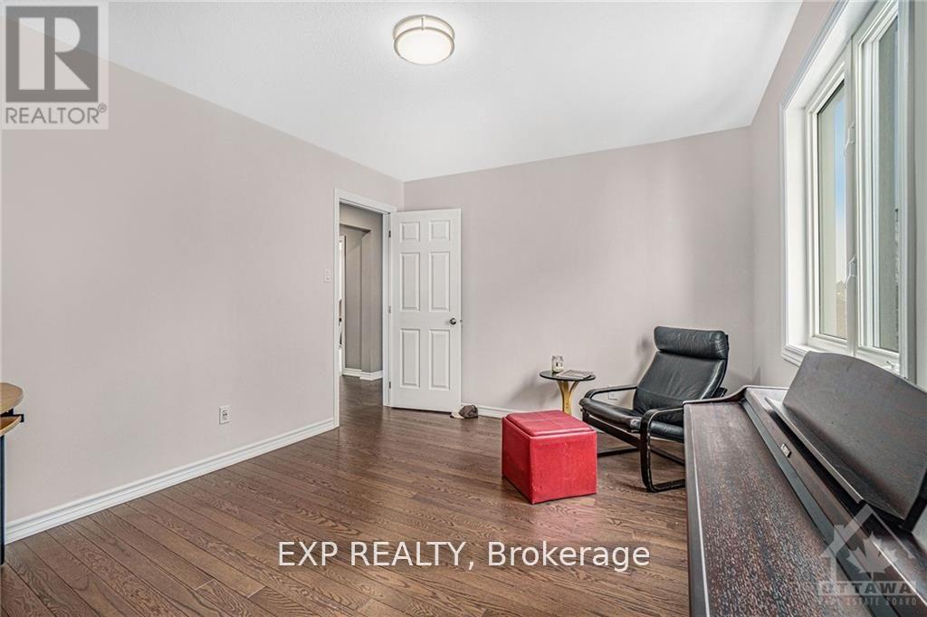 Photo 7 of 103 Coriolis Court, Ottawa ON