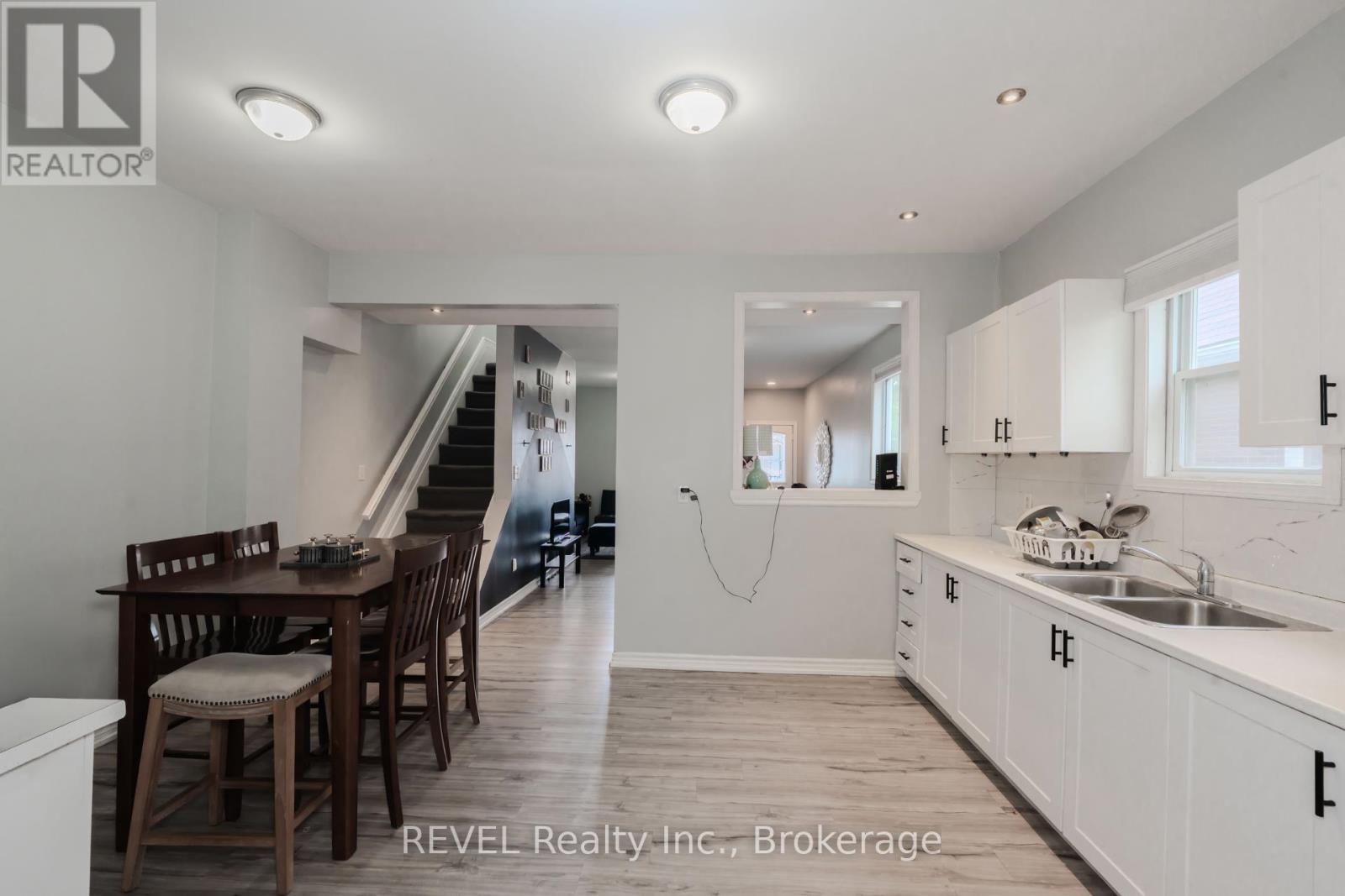 Photo 10 of 24 Imperial Street, Hamilton ON