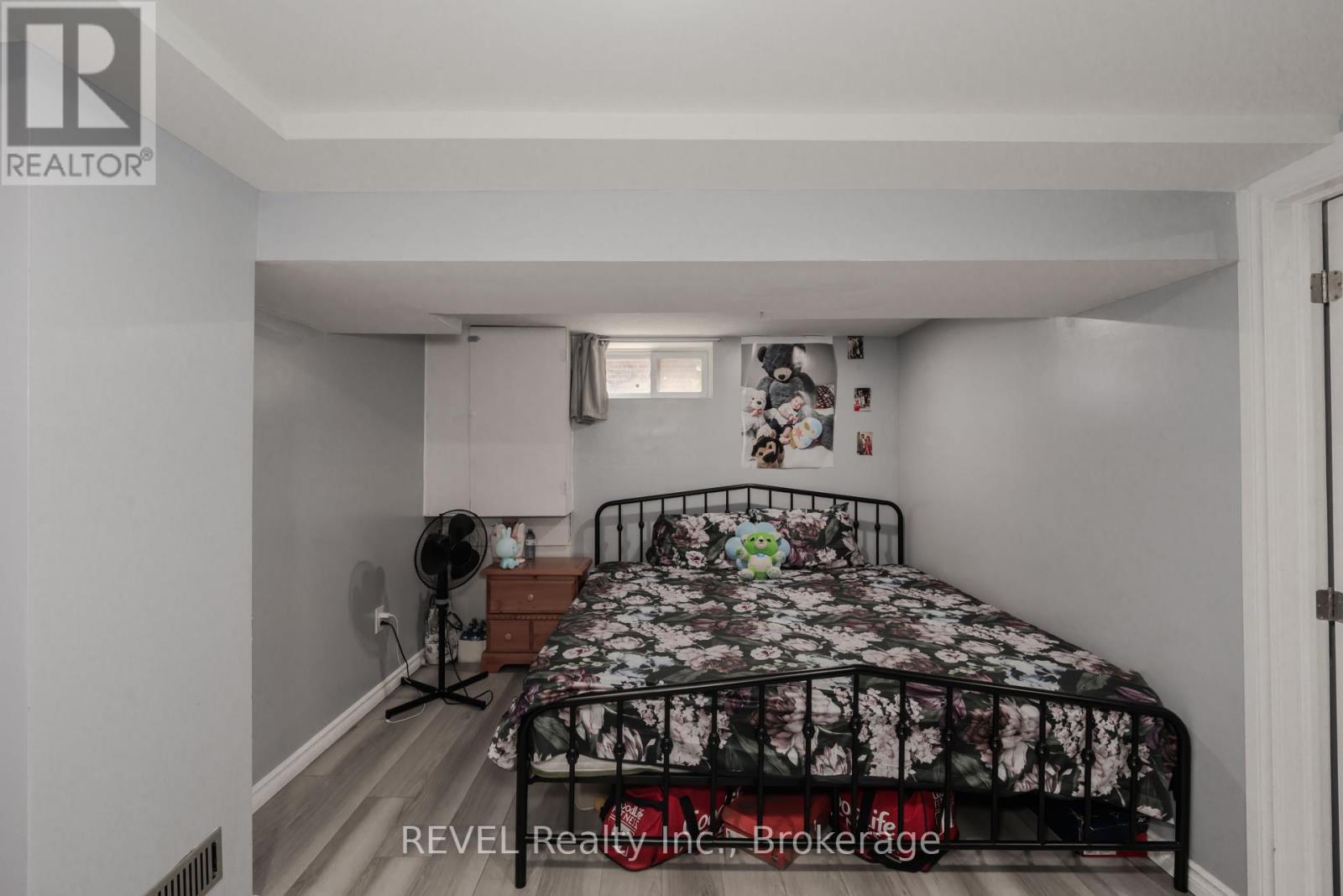 Photo 21 of 24 Imperial Street, Hamilton ON