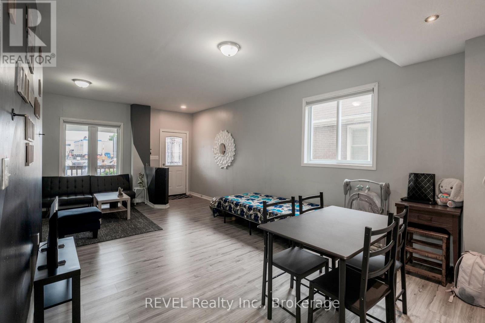 Photo 4 of 24 Imperial Street, Hamilton ON