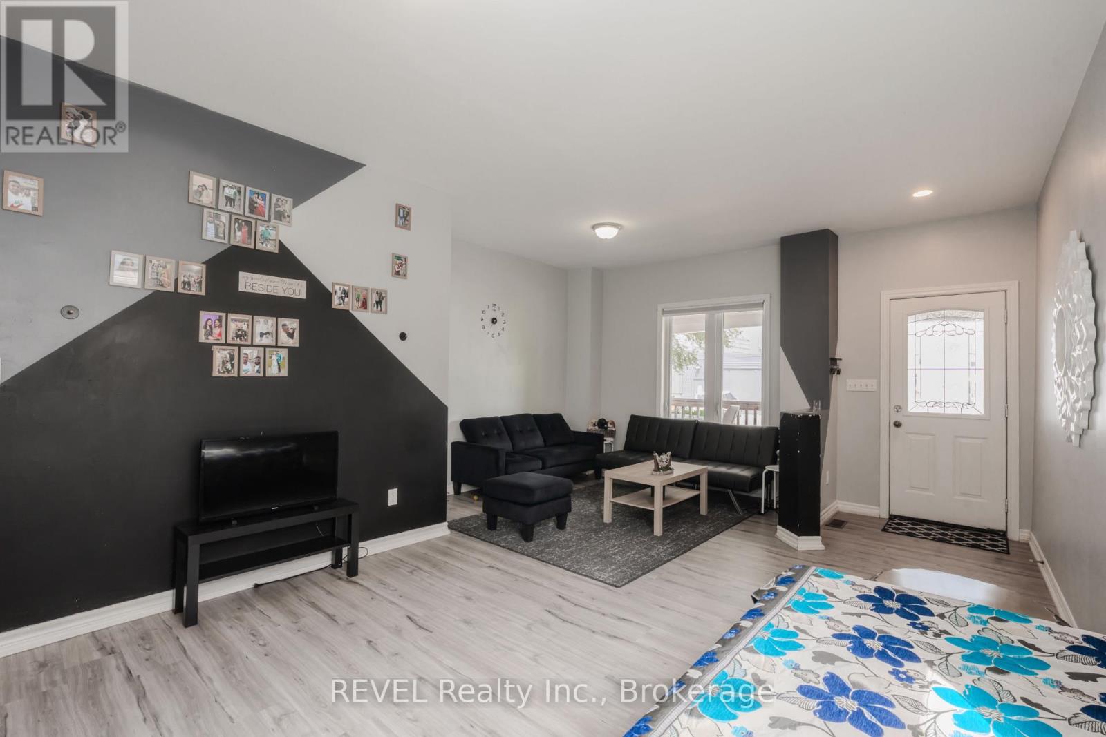 Photo 6 of 24 Imperial Street, Hamilton ON