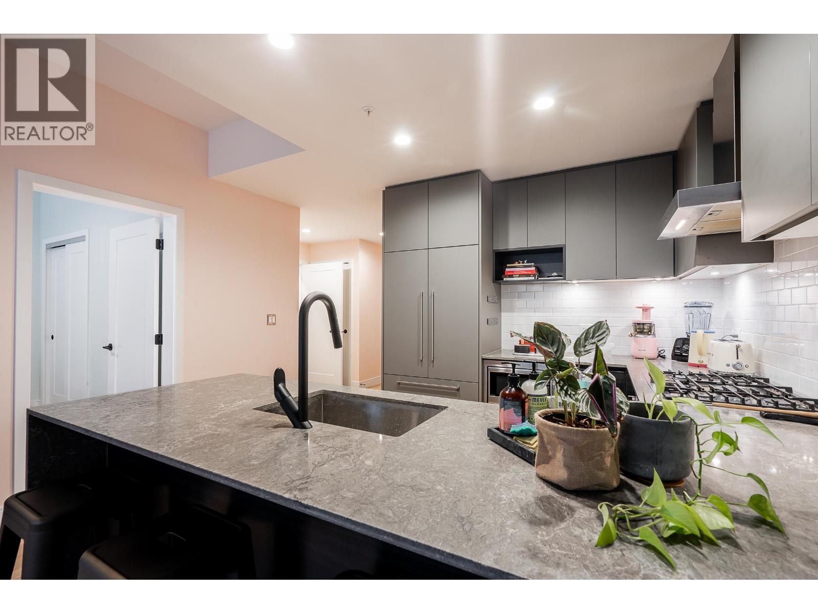 Photo 10 of 403 55 Klahanie Drive, Port Moody BC