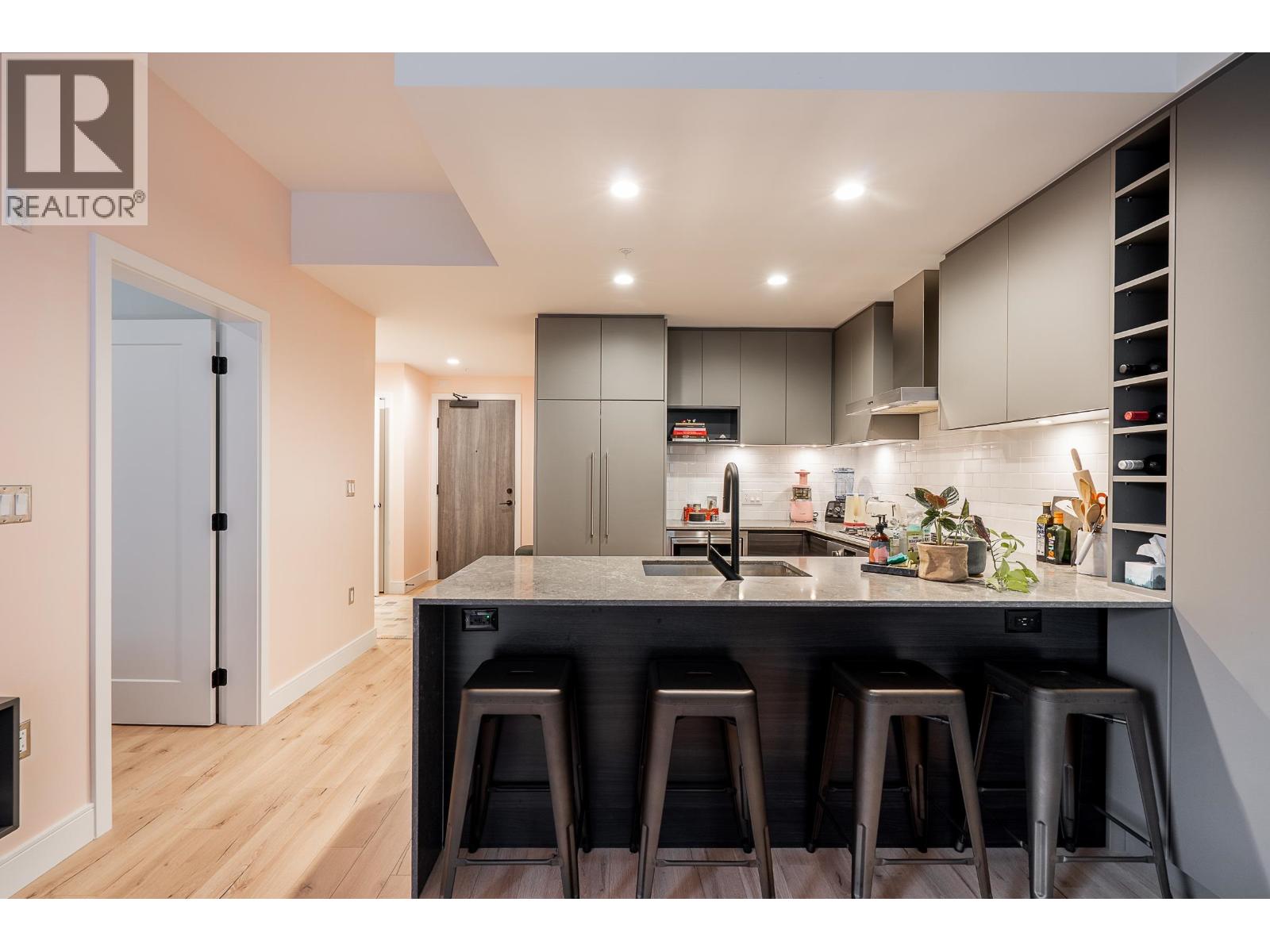 Photo 11 of 403 55 Klahanie Drive, Port Moody BC