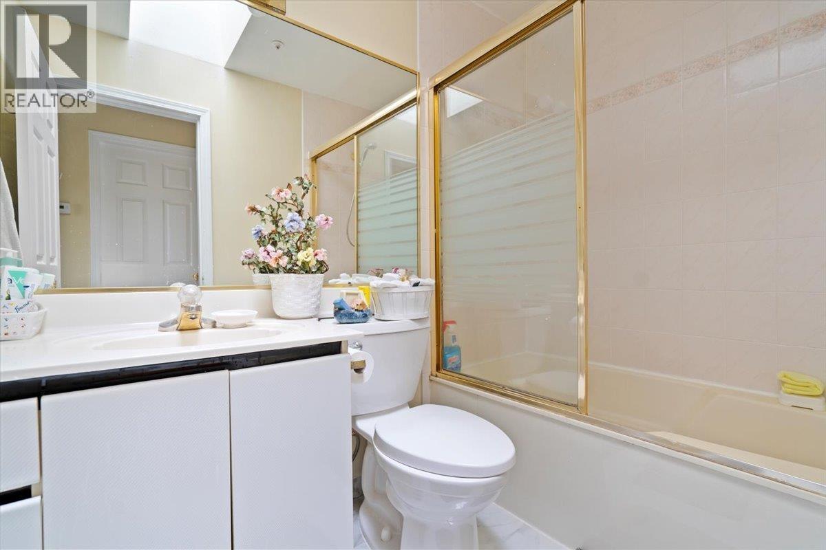 Photo 12 of 7138 Fraser Street, Vancouver BC