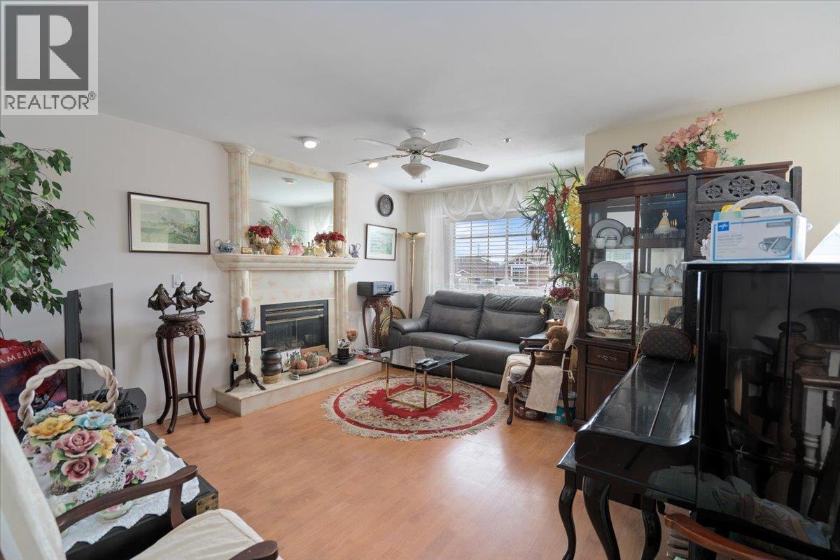 Photo 3 of 7138 Fraser Street, Vancouver BC