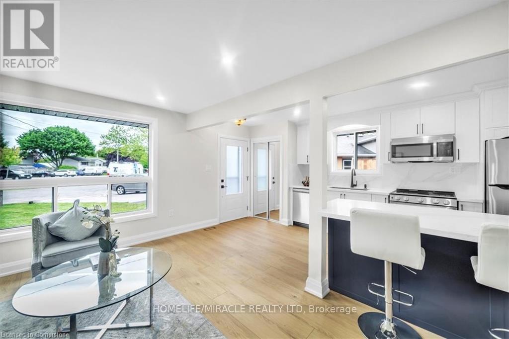Photo 31 of 4476 Margueritte Avenue, Lincoln ON