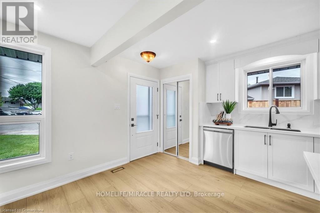 Photo 6 of 4476 Margueritte Avenue, Lincoln ON